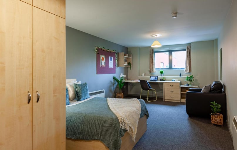 Crown Street, East Reading, Reading - Image 1